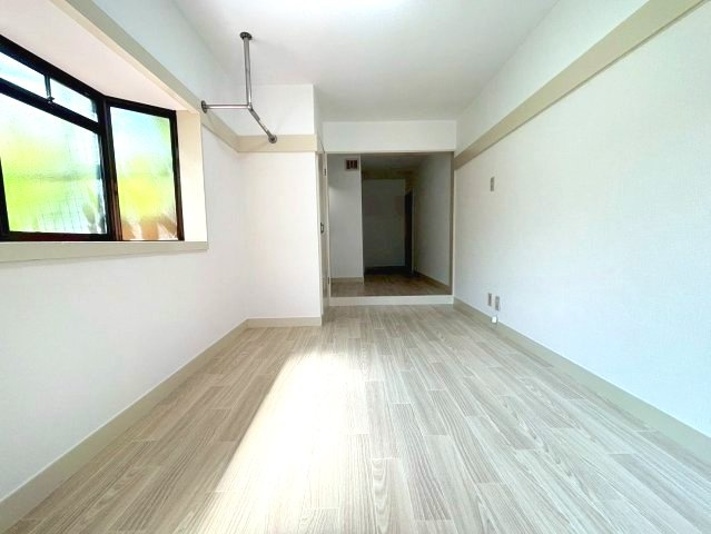 YTSマンション喜志の洋室