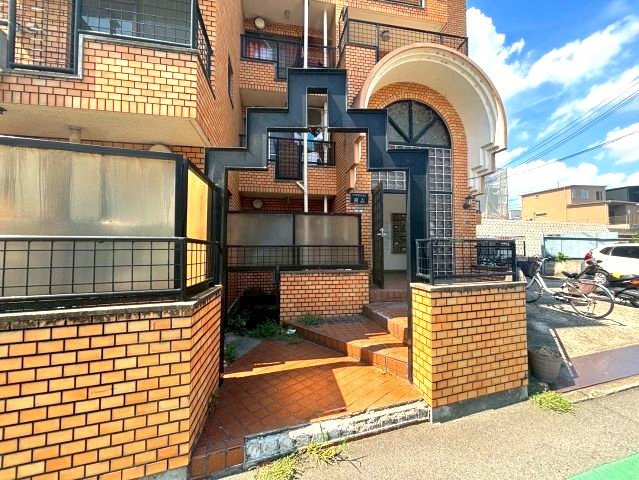 YTSマンション喜志のエントランス