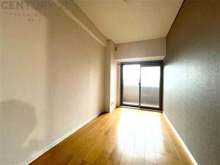 リラックスできるプライベート空間で、快適な睡眠をサポート。個人の好みに合わせたインテリアや寝具で心地良さを追求。プライベートな時間を過ごし、リフレッシュする場所におすすめです。