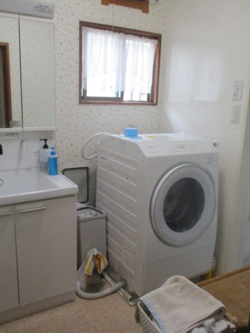 倉敷市日吉町　中古戸建ての洗面所