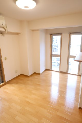 大阪市都島区東野田町１丁目の賃貸マンションの居間・リビング