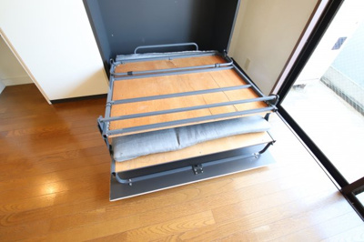 【設備】 | ポプリオンガーデン | 備え付けベット