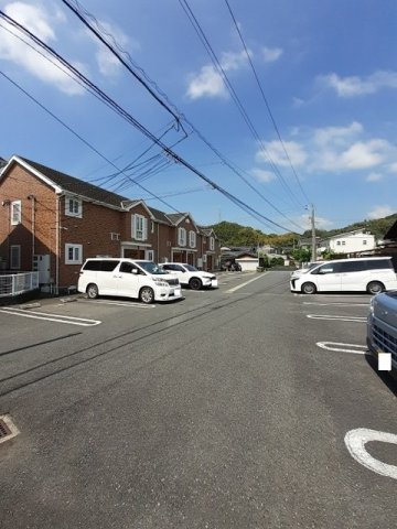 ベル・アルカンシェルＢの駐車場