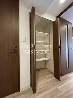 【収納】 | プレサンス阿波座駅前 | 廊下部分にある収納