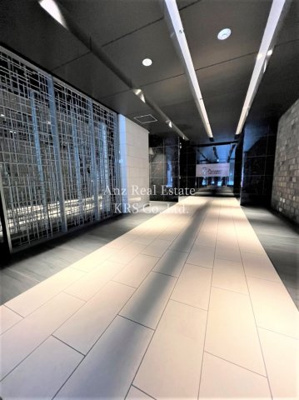 【ロビー】 | プレサンス阿波座駅前 | シックなカラーでまとめ上げられたデザイン性のあるロビー♪