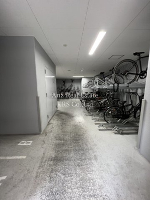 【その他】 | プレサンス阿波座駅前 | 敷地内には便利なバイク置場があります！ 