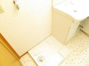 【設備】 | ファミール和田 | 室内洗濯機置き場。