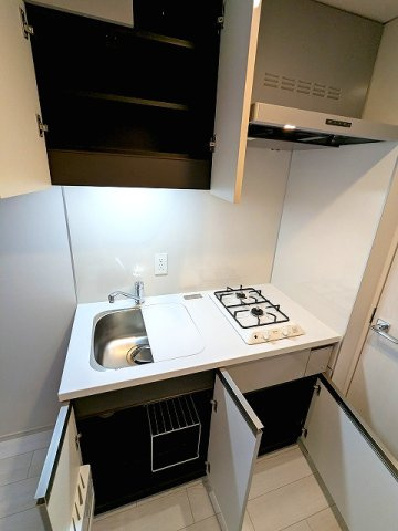 LEFOND PROGRES田原町の設備|ガス2口システムキッチン、ワイドシンクで料理しやすいです