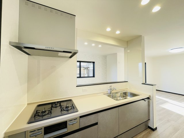 【キッチン】 | 深谷市岡第12期　ワイウッドコート　新築戸建　全2棟　2号棟