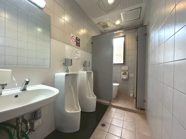 【商談中】一棟ビル　長岡京市久貝2丁目のトイレ|男性用トイレ