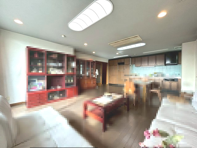 【商談中】一棟ビル　長岡京市久貝2丁目の居間・リビング|3階LDKです。