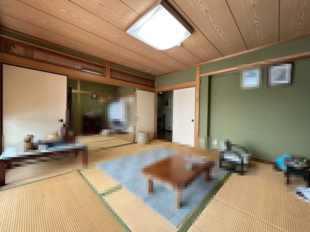 【商談中】一棟ビル　長岡京市久貝2丁目の和室|和室ならではの温かな和の空間で寛ぎの時間を過ごせます。