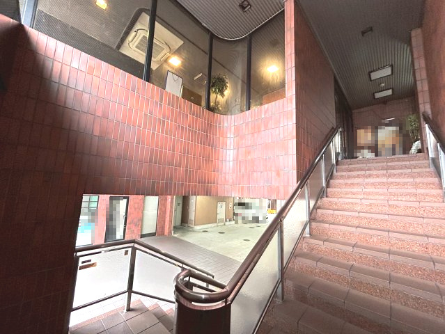 一棟ビル　長岡京市久貝2丁目のその他|1階店舗入り口です。