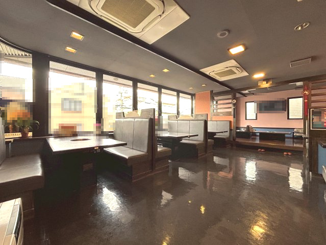 【価格改定】一棟ビル　長岡京市久貝2丁目の内装|2階店舗部分。テーブル席に加え、座敷もございます。