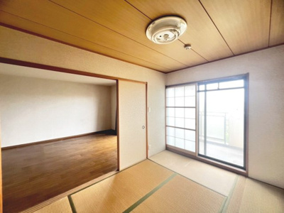 【子供部屋】 | グラン・コート堺石津川公園 | 和室とリビングを繋げてさらに広く使っていただけますよ！親戚や友人が集まった時に便利ですね♪