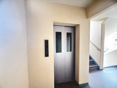 【設備】 | グラン・コート堺石津川公園 | 【エレベーター】荷物が多い日も楽々にお部屋に持っていけますね！