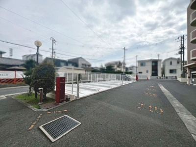 【駐車場】 | グラン・コート堺石津川公園 | ローソンまで徒歩４分！スギ薬局まで徒歩１６分！コーナンまで徒歩８分！お買い物に便利な立地ですね♪