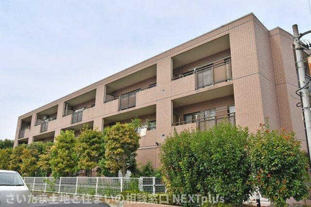 リヴェリエ大宮日進の外観|JR川越線『日進』駅まで徒歩９分。都内まで乗り換え不要でアクセスできるので通勤通学に便利です！総戸数13戸の落ち着いたコミュニティ！閑静な住宅街でお子様のいるご家庭も安心の住環境です◎