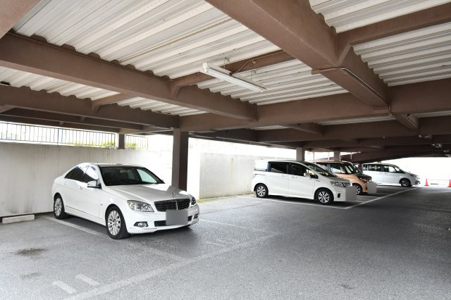 日建シェトワ浦和の駐車場|■お客様との会話を大切にし、一人ひとりにあった資金計画やプランをご提案致します。「家を買って終わり」ではなく、「買ってからがスタート」と考え、ご提案します。ローンのご相談は私たちにお任せ下さい。