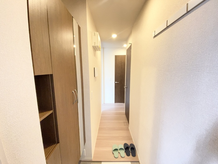 Full　Bliss　/Into　Bliss　Into　Bliss（ｲﾝﾄﾌﾞﾘｽ）の玄関