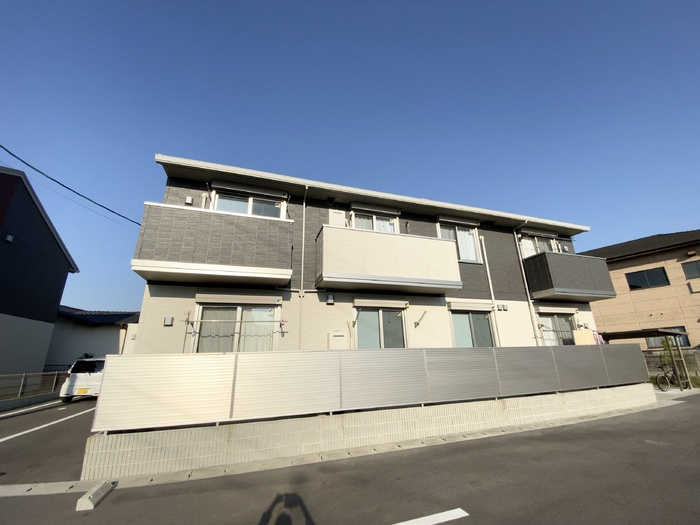 Full　Bliss　/Into　Bliss　Into　Bliss（ｲﾝﾄﾌﾞﾘｽ）の外観