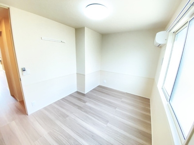 【洋室】 | Full　Bliss　/Into　Bliss　Into　Bliss（ｲﾝﾄﾌﾞﾘｽ）