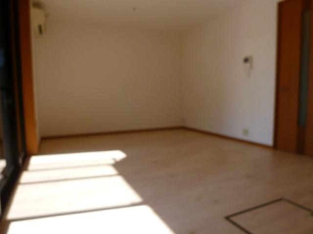 クローバーハウスＢの居間・リビング|リビング