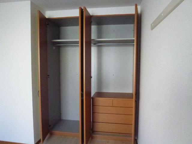 クローバーハウスＢの収納|クローゼット