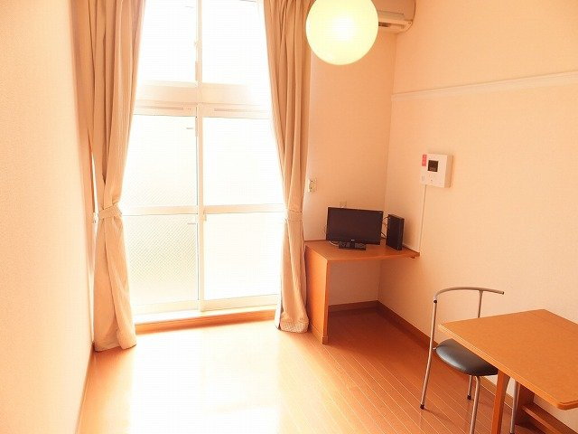 レオパレスパレスマンションⅠの居間・リビング