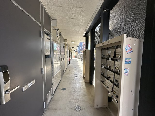 レオパレスプリメロのその他|1階廊下