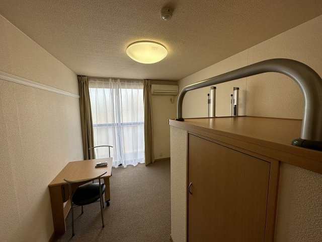 レオパレスプリメロの居間・リビング