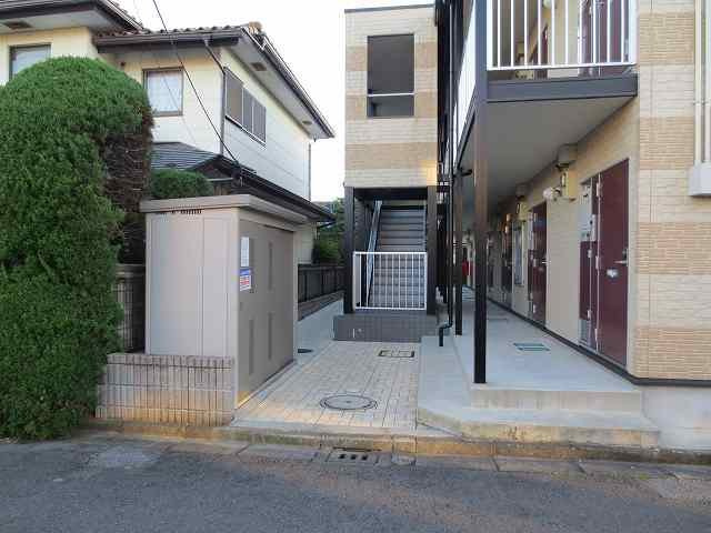 レオパレス新川桜祥の玄関