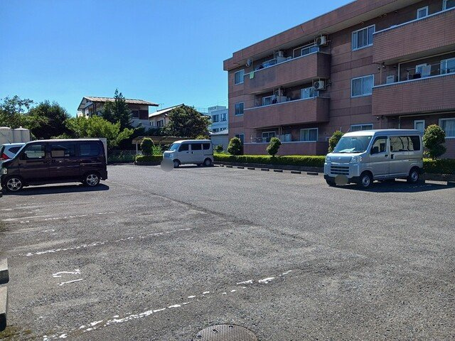 プレイスガーデンの駐車場