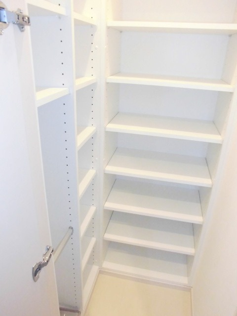 プライムメゾン本郷の玄関|※写真は同タイプの別室になります