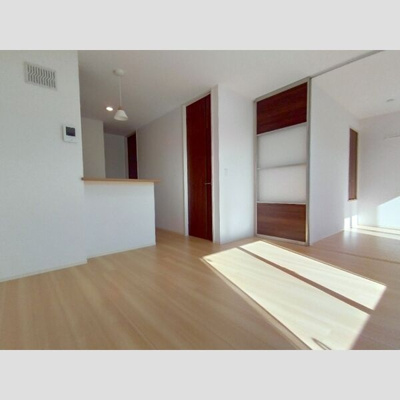 【居間・リビング】 | エミネンスパレ | おしゃれな居間です