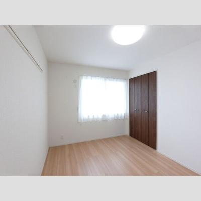 【洋室】 | エミネンスパレ | 個人の部屋や寝室として使える洋室です