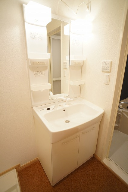 カンピオーネ・フジの独立洗面台|洗面所