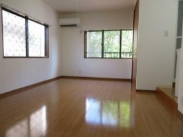 【居間・リビング】 | CALME阿佐ヶ谷 | 明るい洋室！