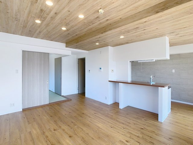 ウエストガーデンの居間・リビング