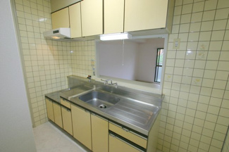 【キッチン】 | サンライズ栗ヶ丘壱番館 | ※同タイプの写真となり、実際のお部屋とは異なる場合があります