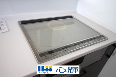 【キッチン】 | 宇部市野中５丁目4LDK／2階建・太陽光蓄電池付き | ＩＨクッキングヒーターです。火を使わないので万が一の時も安心。ガス漏れの心配もありません。
