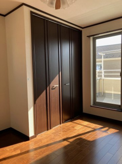 【洋室】 | 2階の東南の洋室。