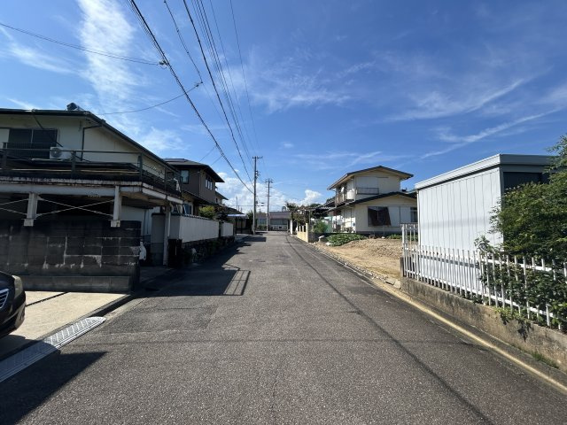 【前面道路含む現地写真】の画像