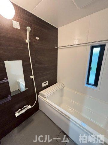 柏崎市安政町のアパートの浴室