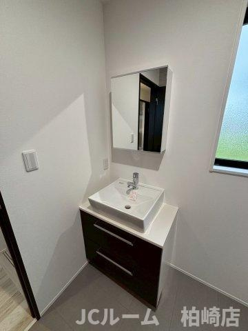 柏崎市安政町のアパートの洗面所