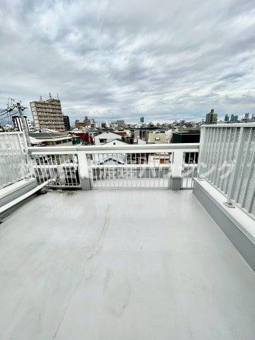 フリージアガーデン　柏里小学校区のバルコニー|ルーフバルコニー付き