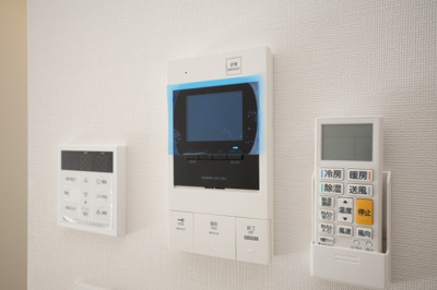 【セキュリティ】 | コンフォリア・リヴ京橋 | モニター付きインターホンです