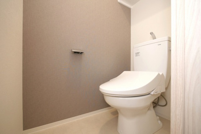 【トイレ】 | コンフォリア・リヴ京橋 | 落ち着いた色調のトイレです