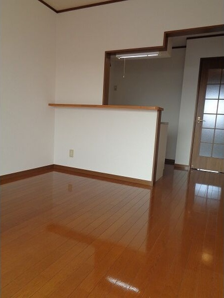 イトムンプラィの洋室