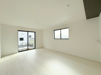 【居間・リビング】 | 川越市宮元町　新築分譲　「本川越駅」徒歩28分　敷地36坪　【川越小学区】